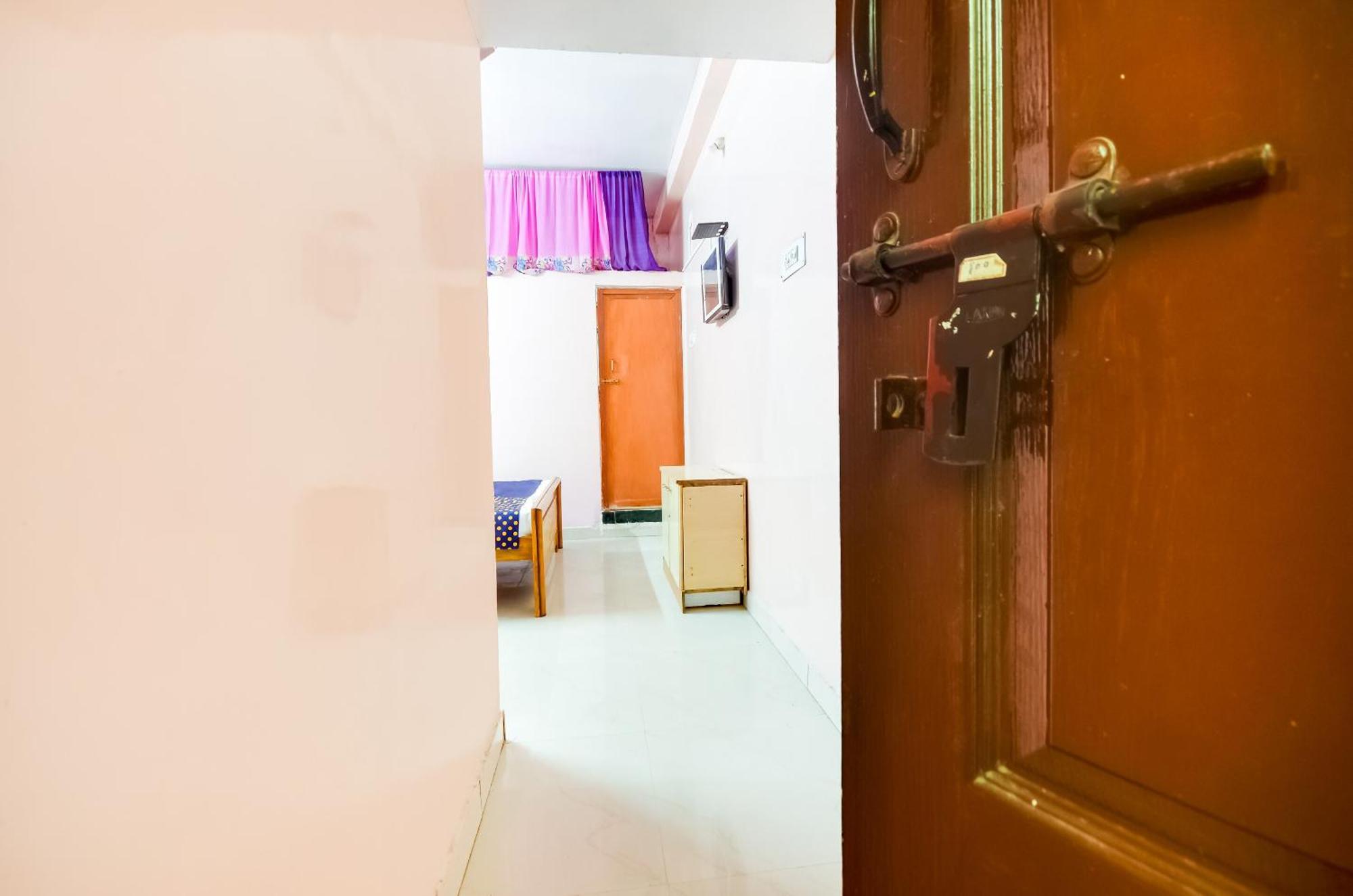 Hotel O Sri Murugan Lodge Coimbatore Buitenkant foto