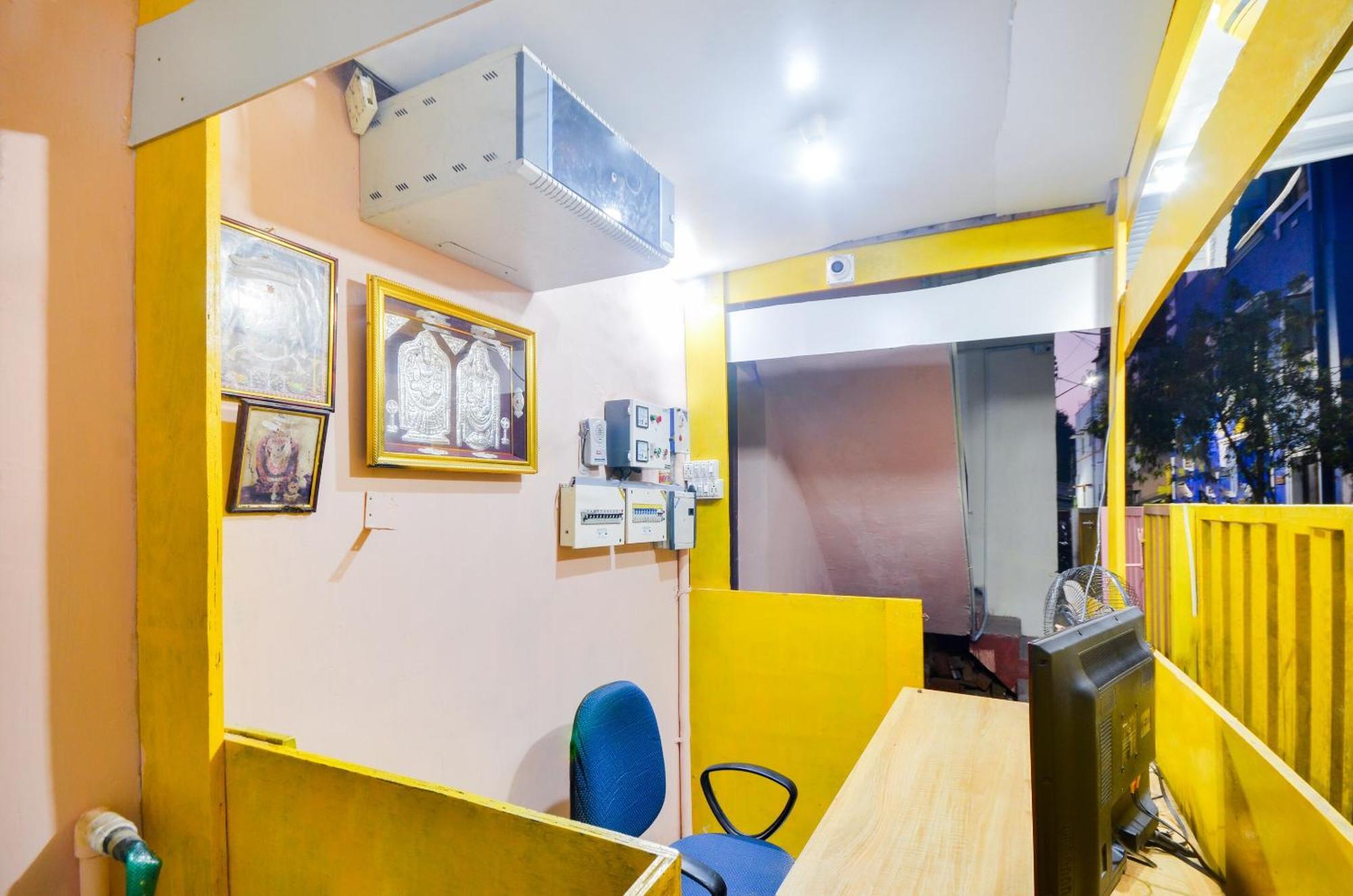 Hotel O Sri Murugan Lodge Coimbatore Buitenkant foto