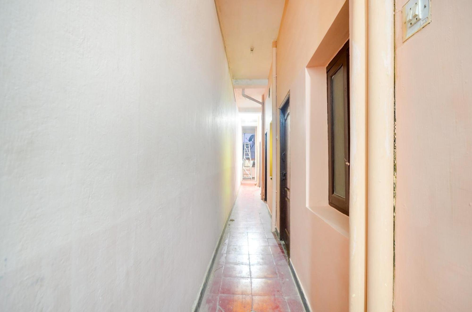 Hotel O Sri Murugan Lodge Coimbatore Buitenkant foto